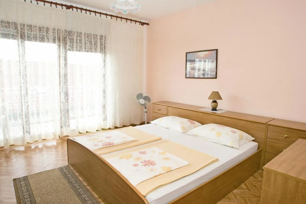 Apartments With A Parking Space Dramalj, Crikvenica - 5576 0*, Dramalj Croatia